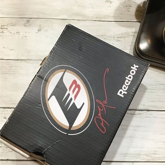 Boys Reebok Question Mid sneakers size 7 - Picture 5 of 7